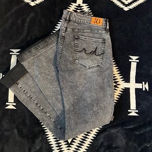 Ranch Dressn Medium Rise Jean - size large.